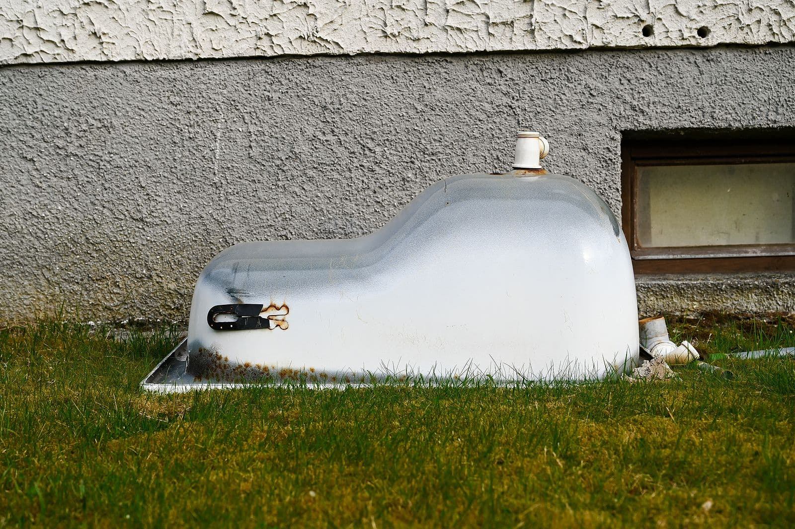 An-Asymmetrical-Old-Bathtub